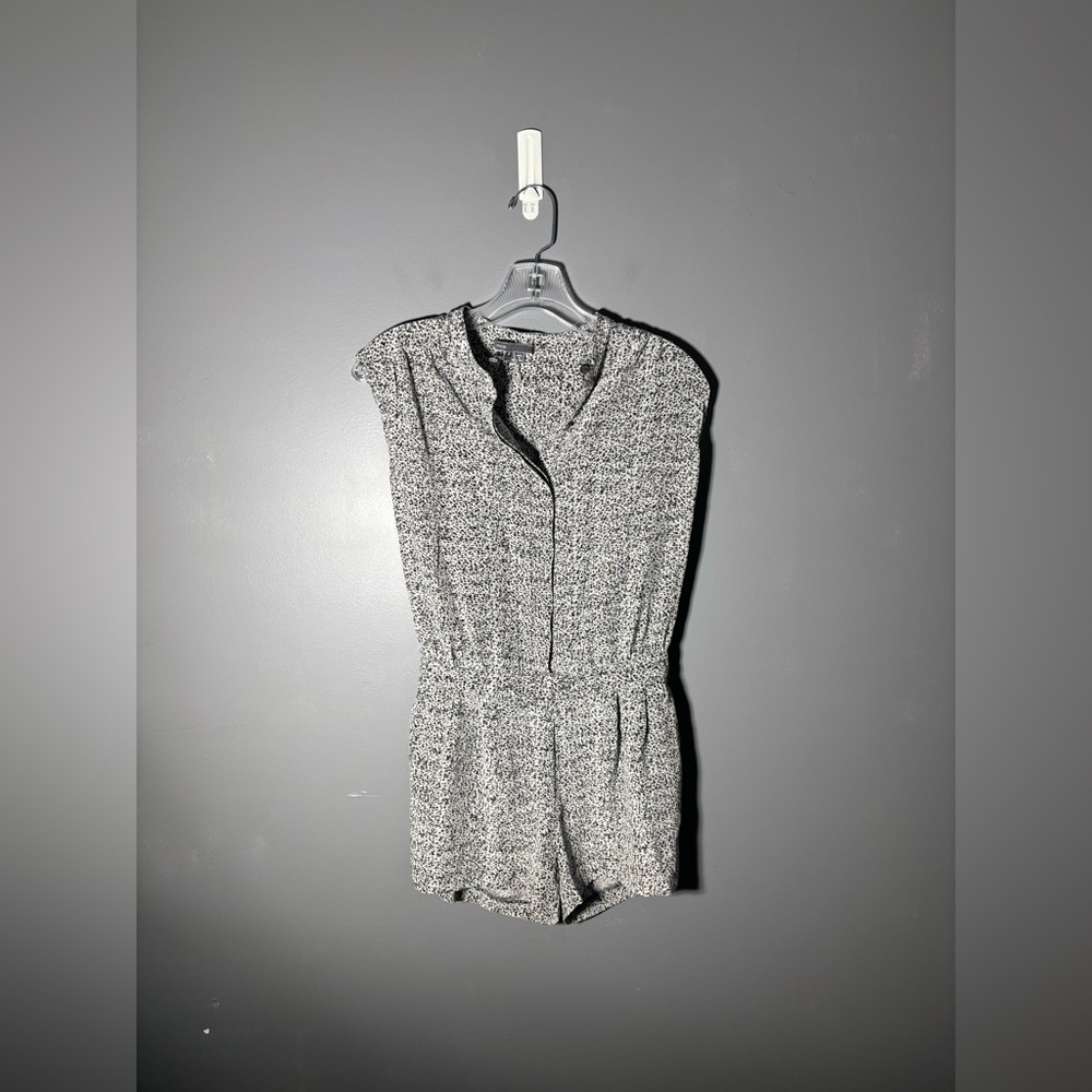 Vince Speckled Print 100% Silk Romper Women’s Size 2 - Picture 2 of 5